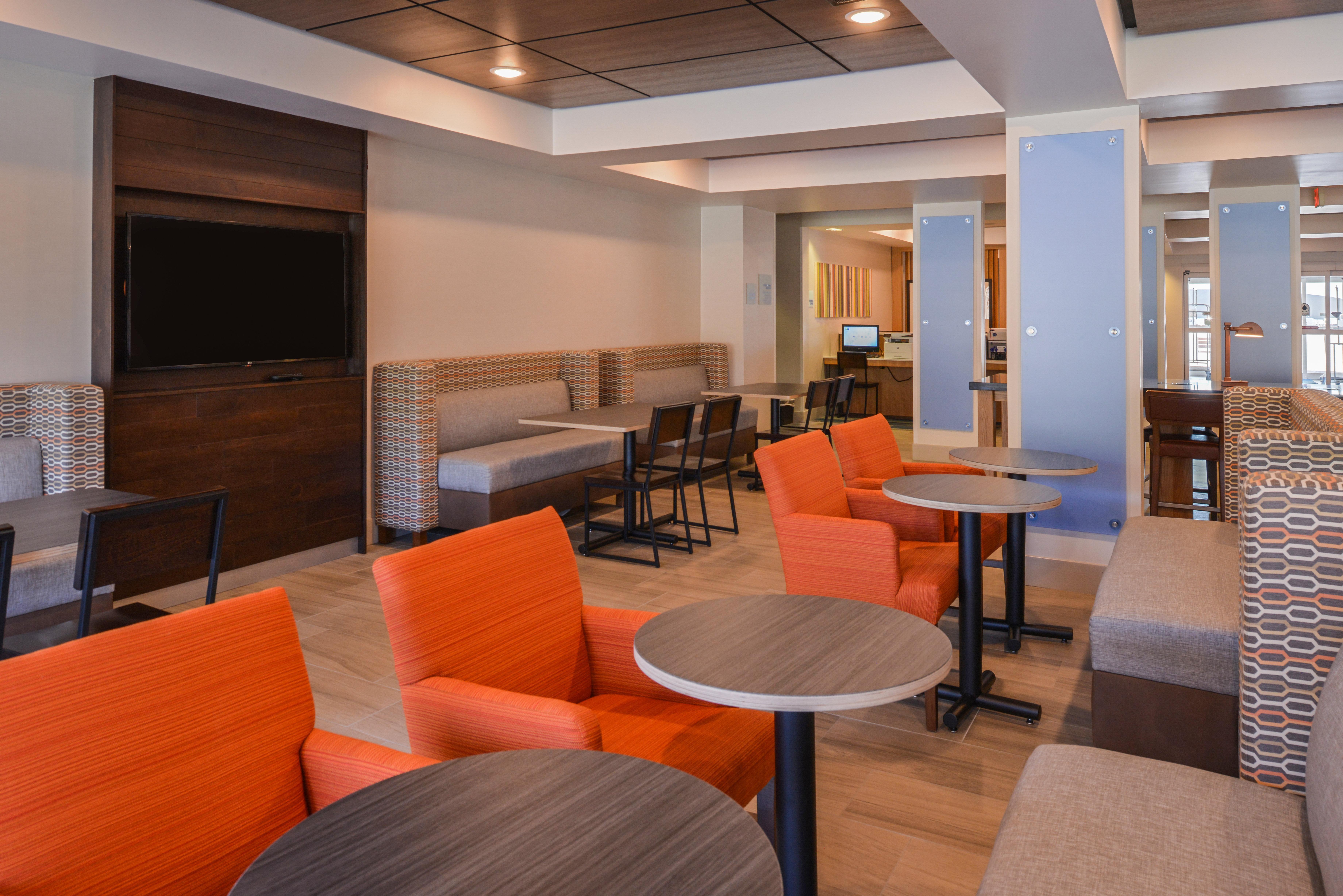 Holiday Inn Express Hotel & Suites Urbana-Champaign-U Of I Area By Ihg Exterior foto