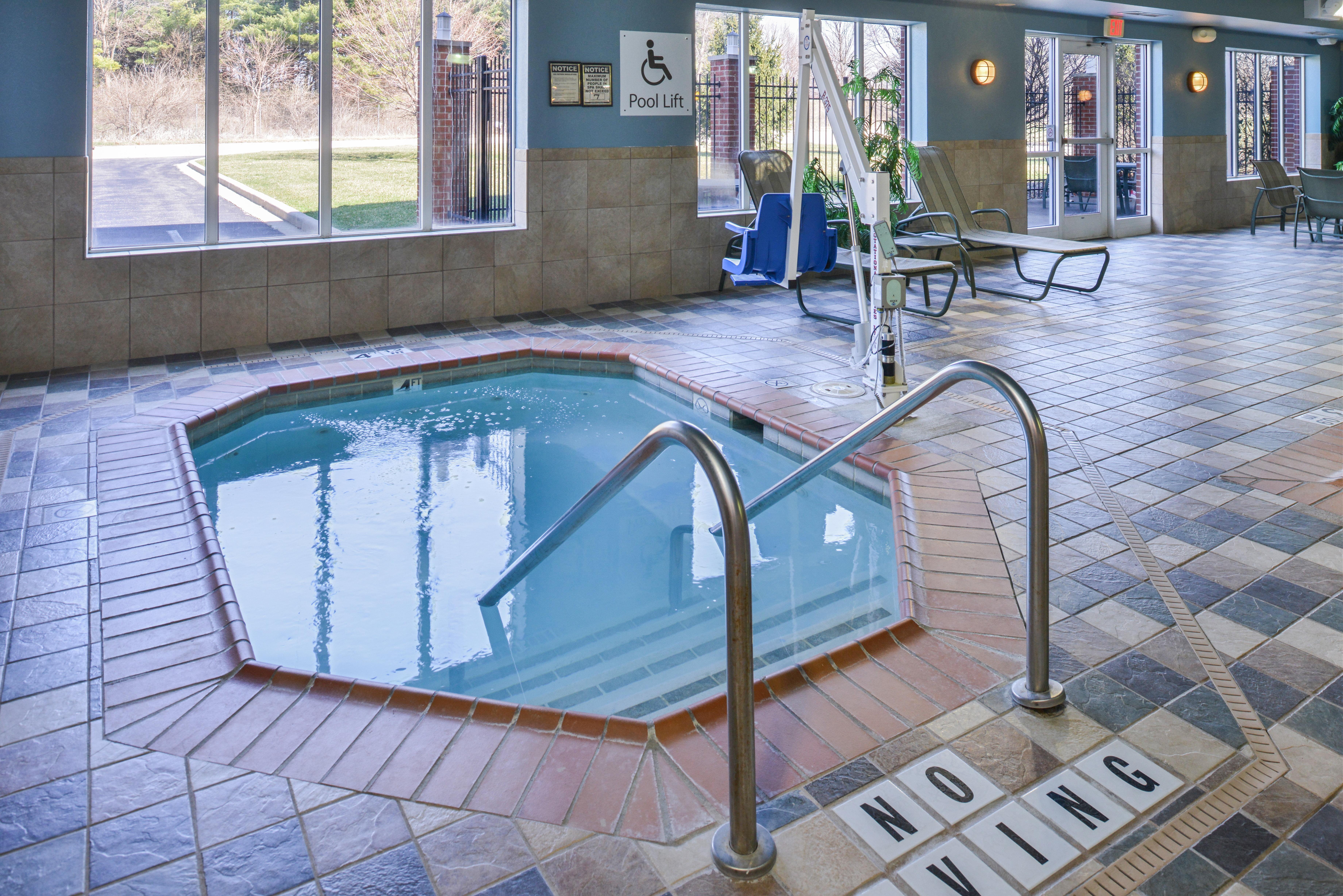 Holiday Inn Express Hotel & Suites Urbana-Champaign-U Of I Area By Ihg Exterior foto