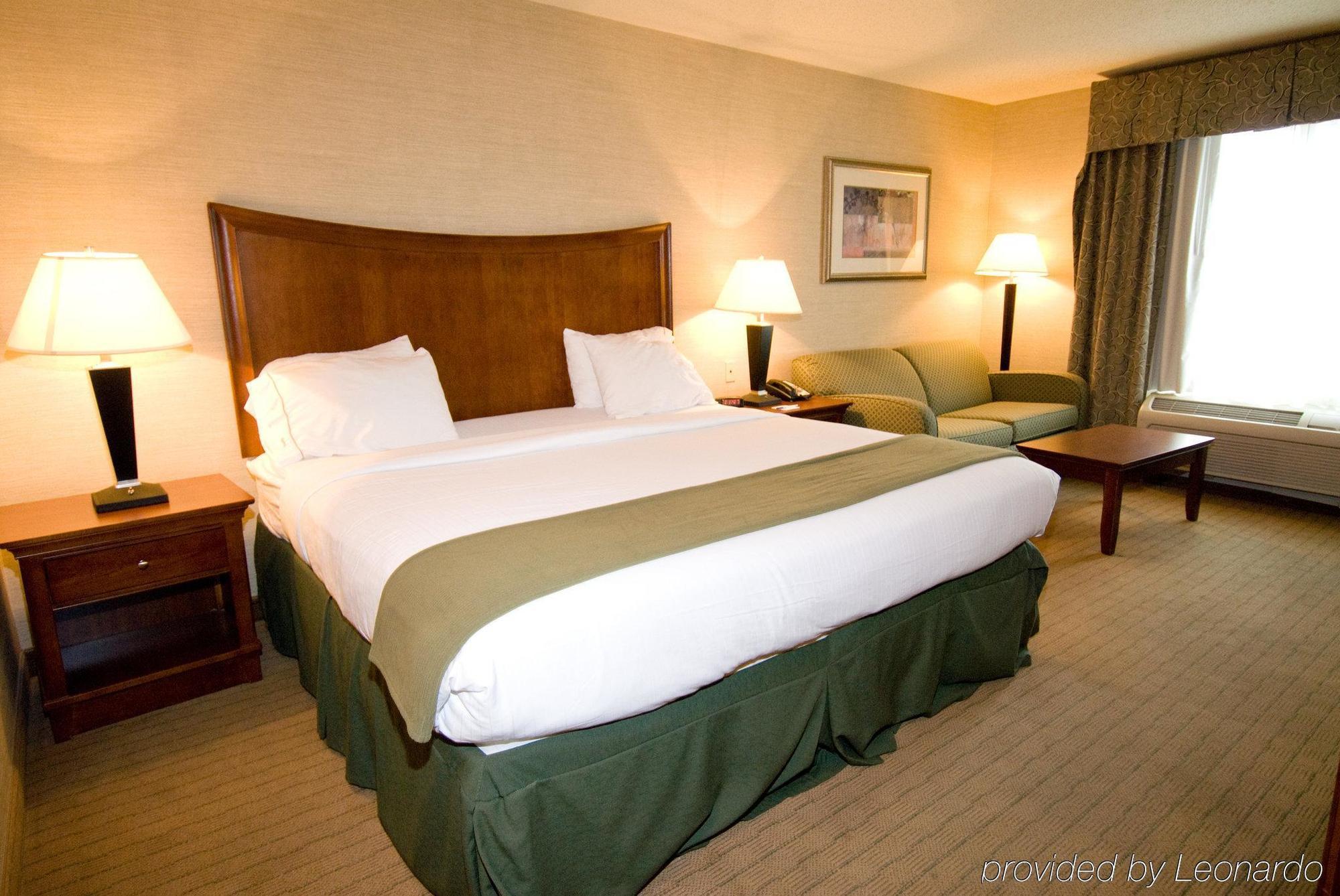 Holiday Inn Express Hotel & Suites Urbana-Champaign-U Of I Area By Ihg Exterior foto