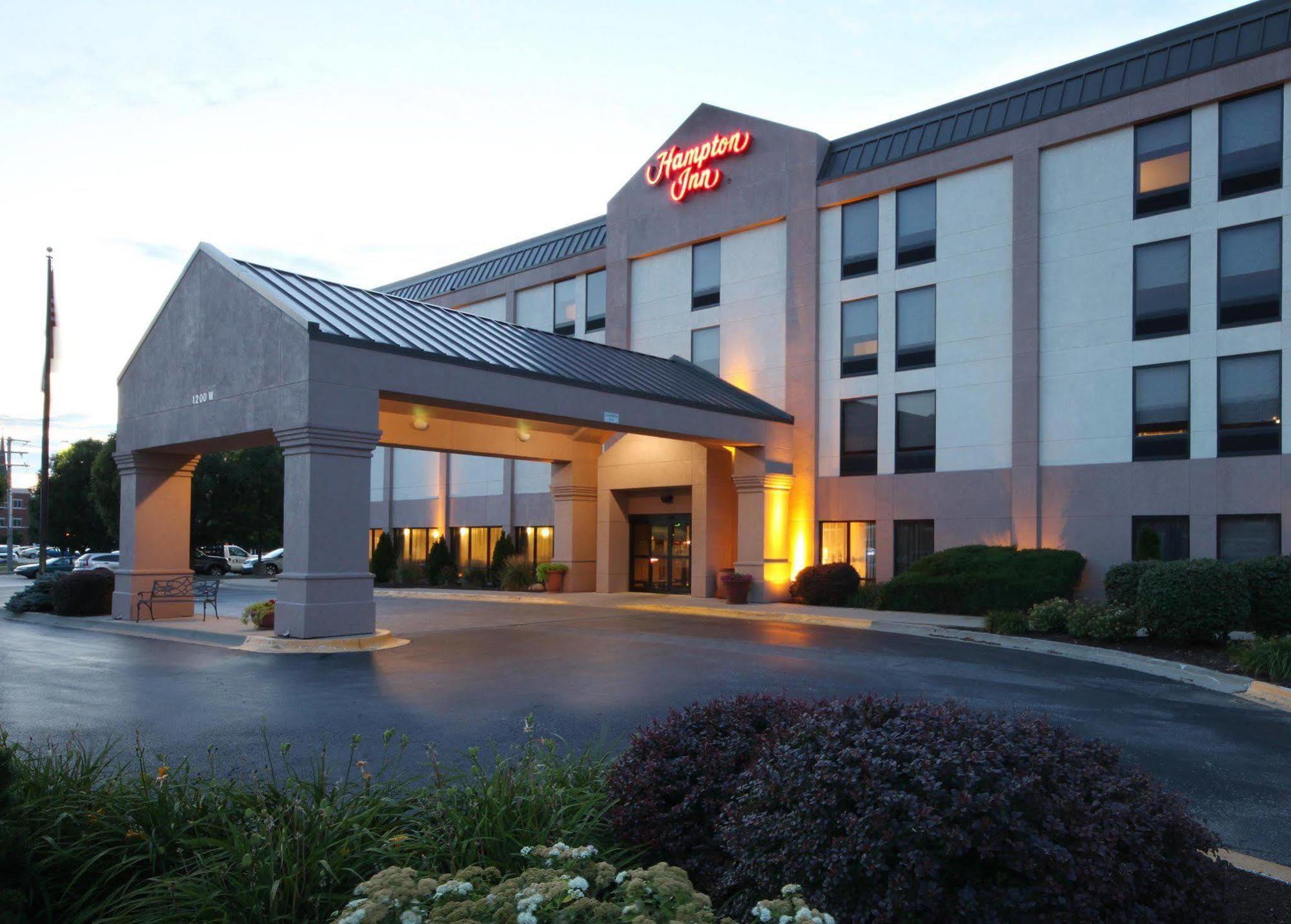 Holiday Inn Express Hotel & Suites Urbana-Champaign-U Of I Area By Ihg Exterior foto