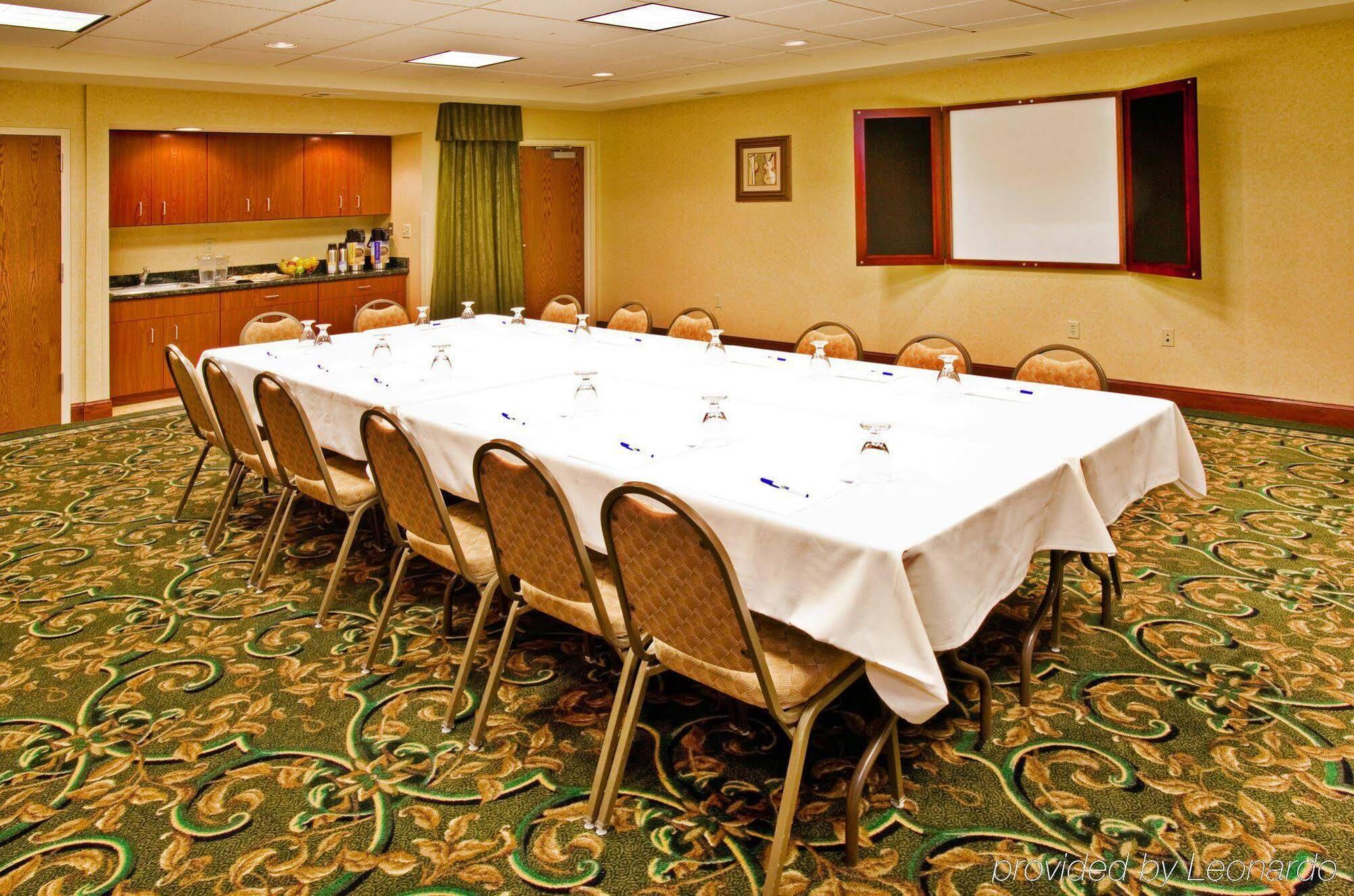Holiday Inn Express Hotel & Suites Urbana-Champaign-U Of I Area By Ihg Exterior foto